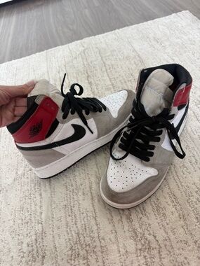 Air Jordan 1 Retro OG ‘Smoke Grey’